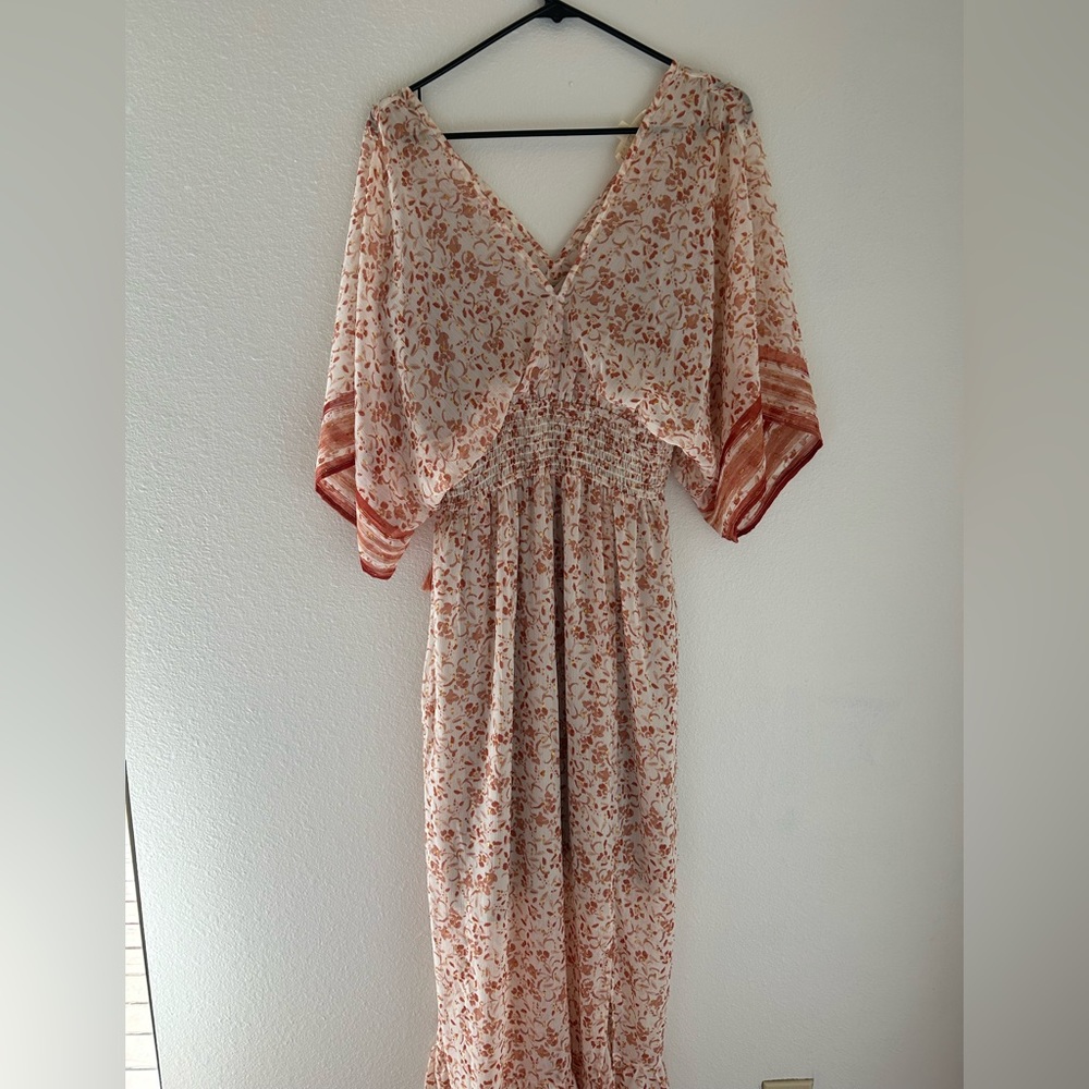 Lovestitch Dress; size M; like new condition; built in liner